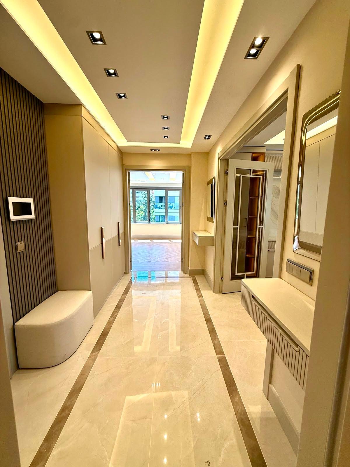 Tamamlanan mutfak, banyo ve mobilya işleri
